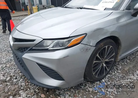 2018 Toyota Camry Se z USA, uszkodzony, nr VIN 4T1B11HK4JU079020